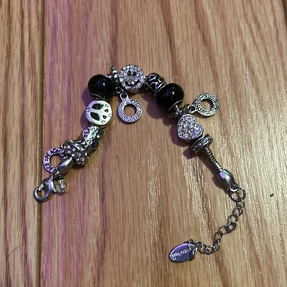 Women’s bracelets